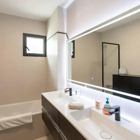 Modern Super-cannes Heated Pool, Parking, Clim, 7 Min To Cannes Villa *